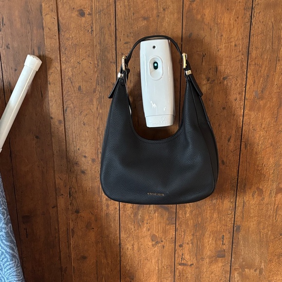 Michael Kors Handbags - Michael Kors Black Pebbled Leather Hobo Shoulder Bag with Gold Hardware